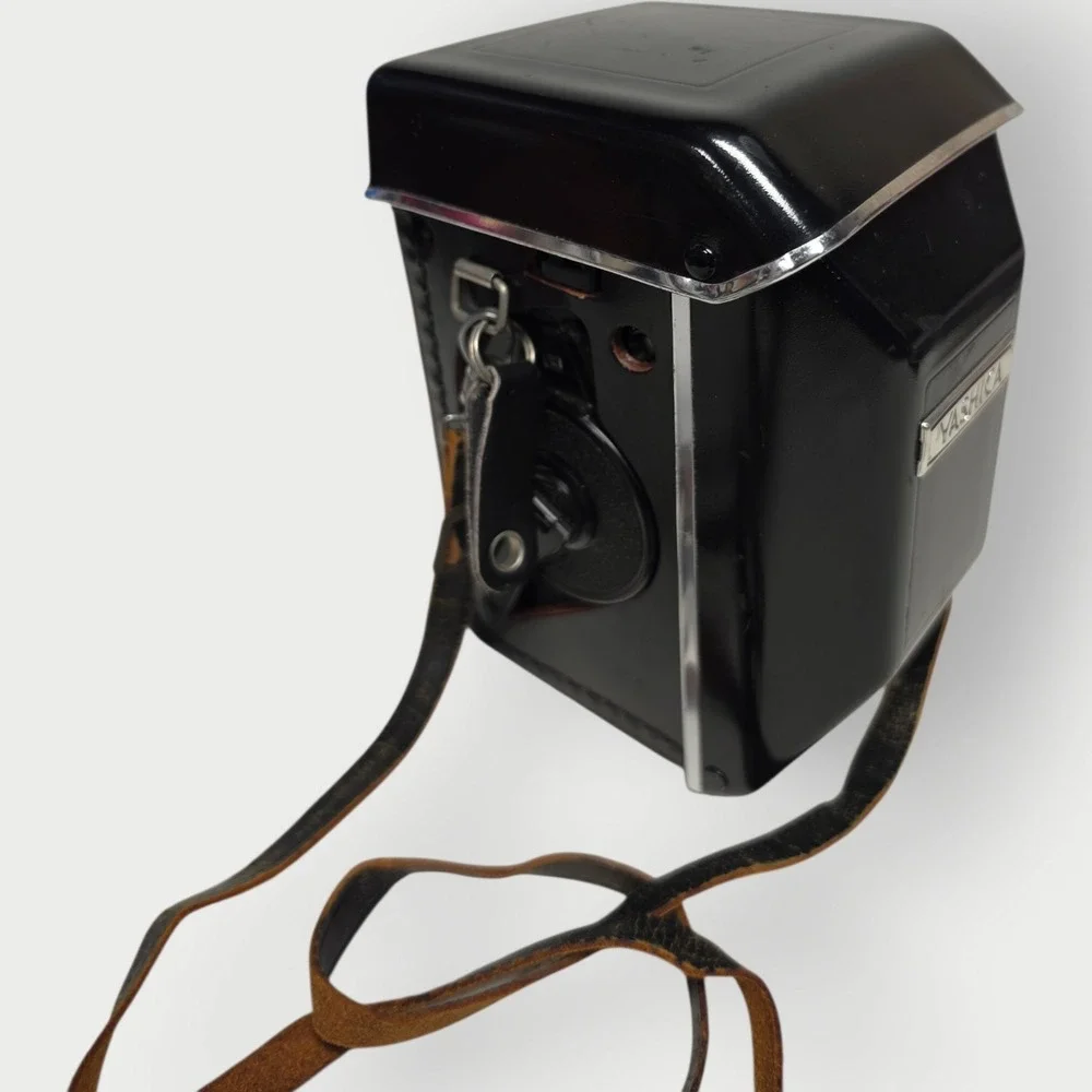 Yashica Mat-124 G Vintage TLR 80mm Film Camera Black LEATHER CASE UNTESTED